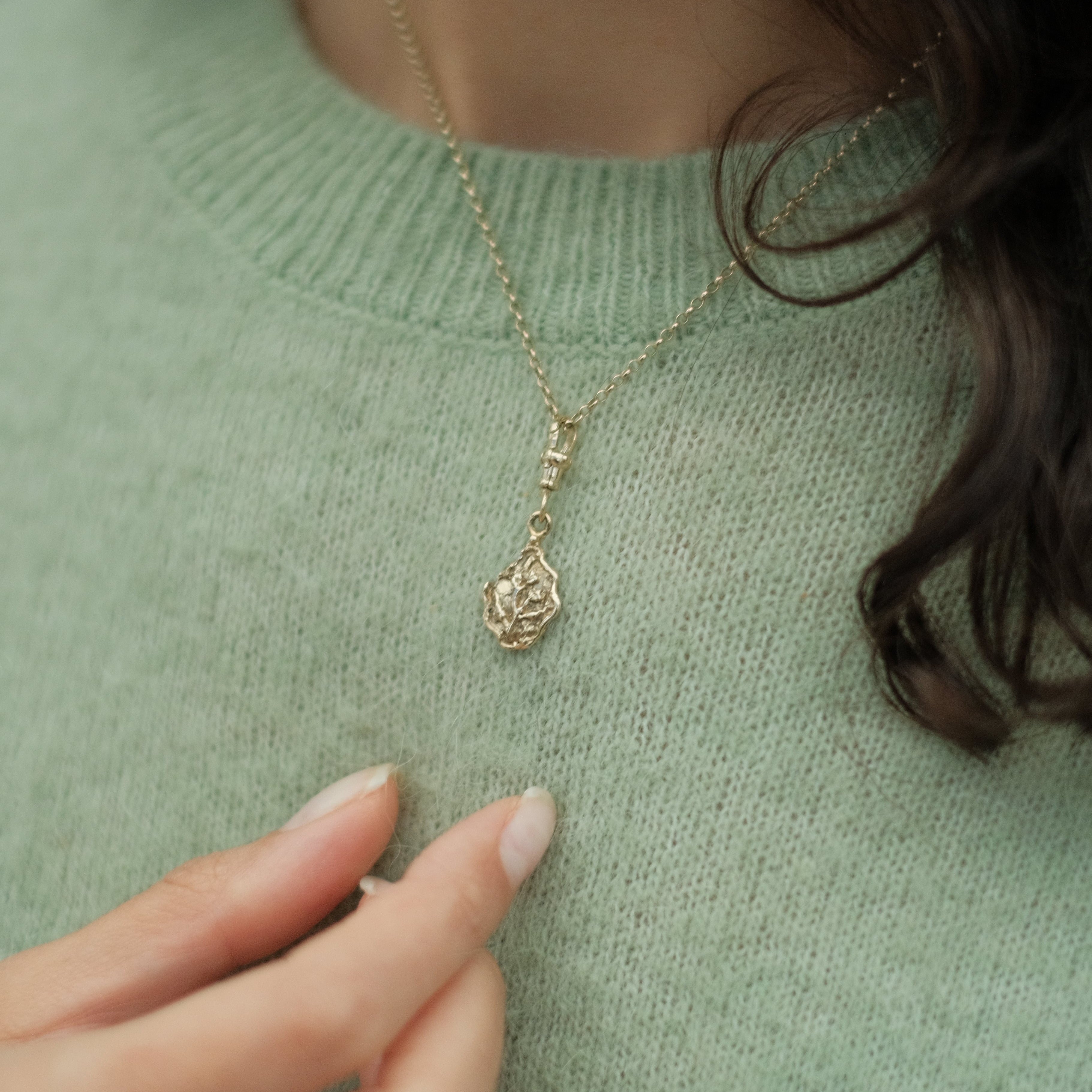 THE ECHO FLORA PENDANT — Reversible Charm (9ct Gold)