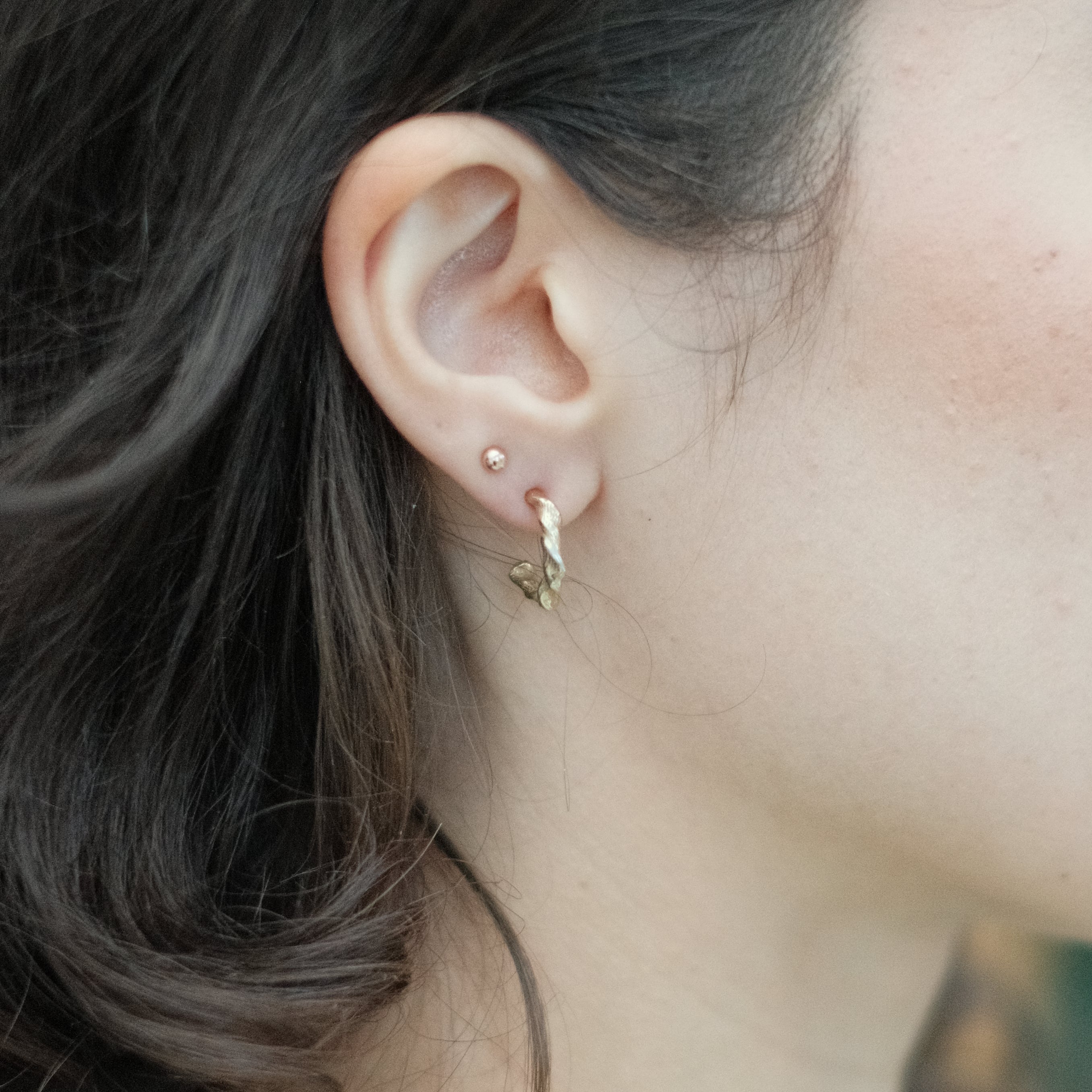 THE TWISTED BEESWAX HOOPS — 9ct Gold