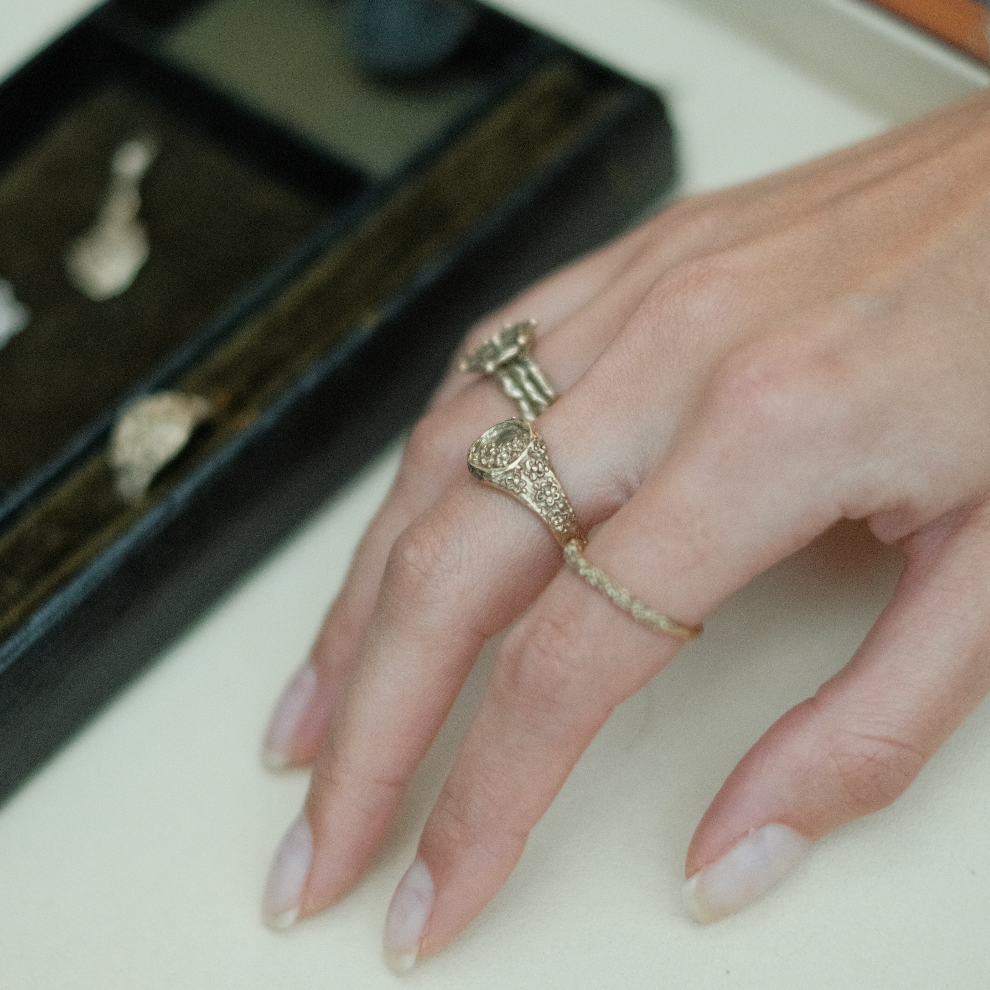 THE THALORA SIGNET — Floral Signet (9ct Gold)