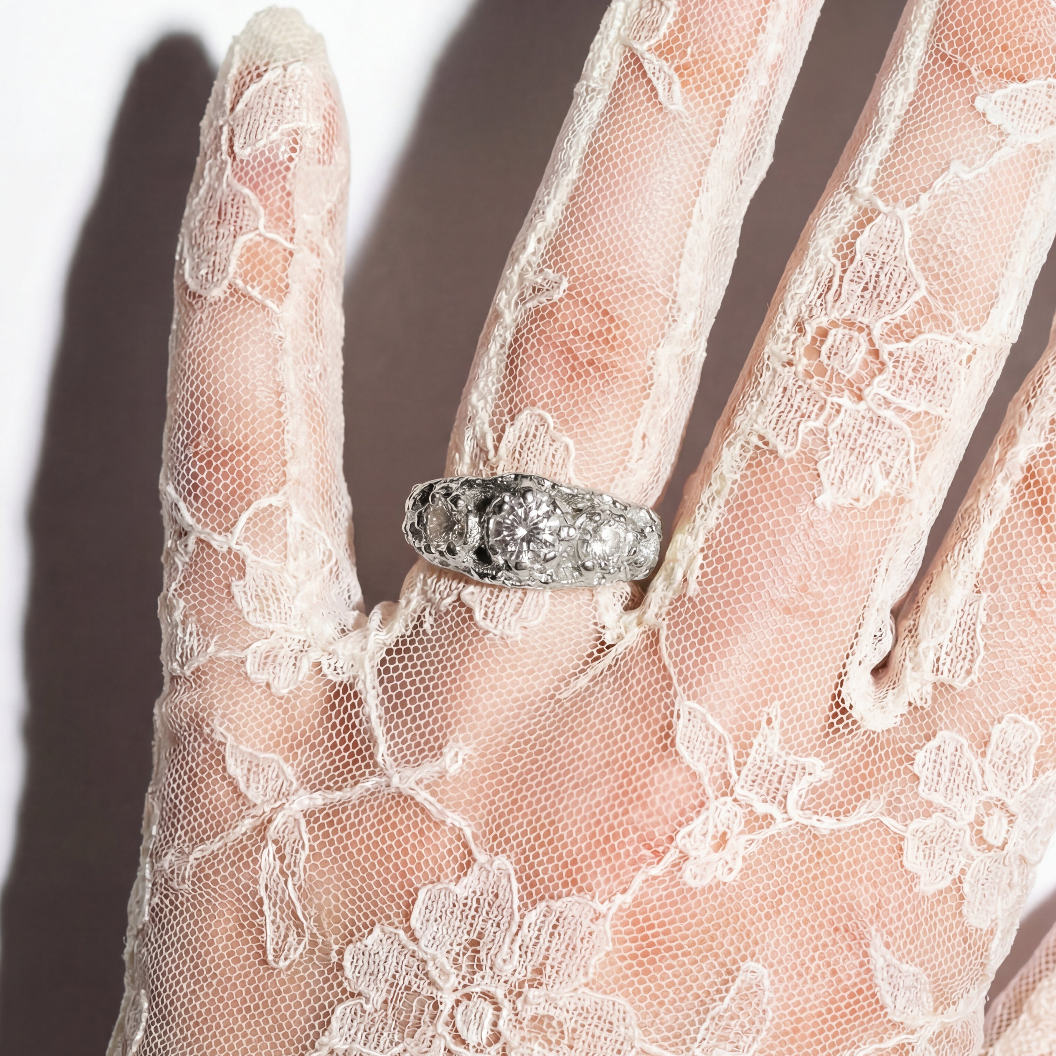 The Corona Mellis Ring - White Gold