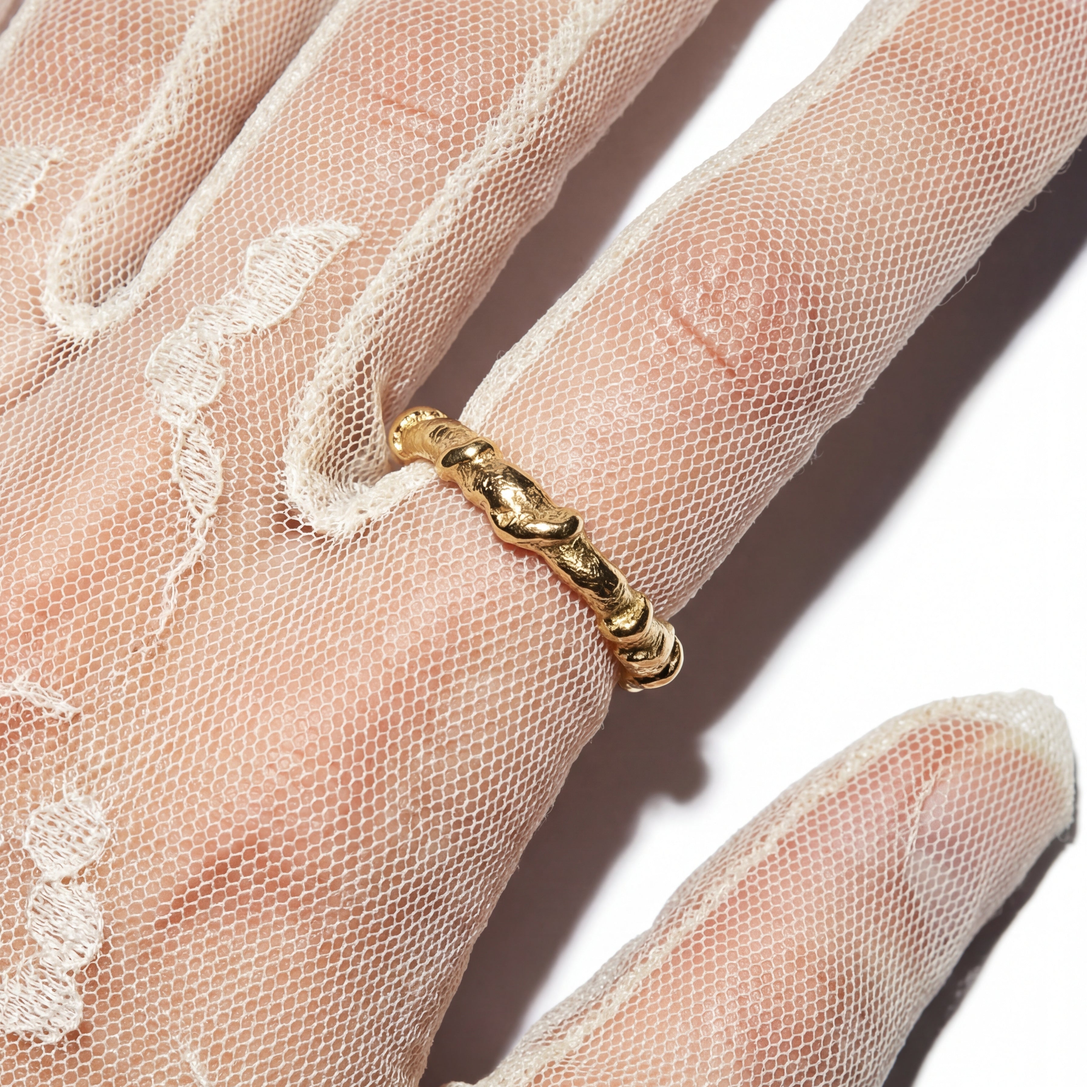 The Vinea Antica Ring - Yellow Gold