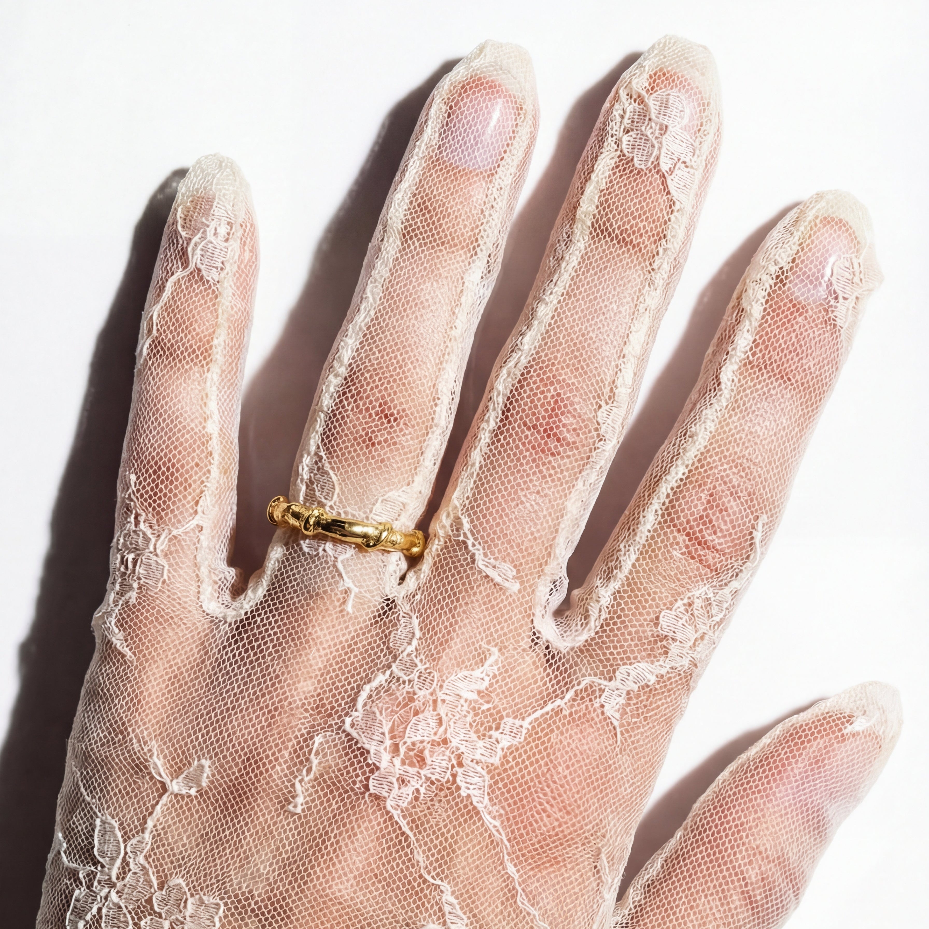 The Vinea Antica Ring - Yellow Gold