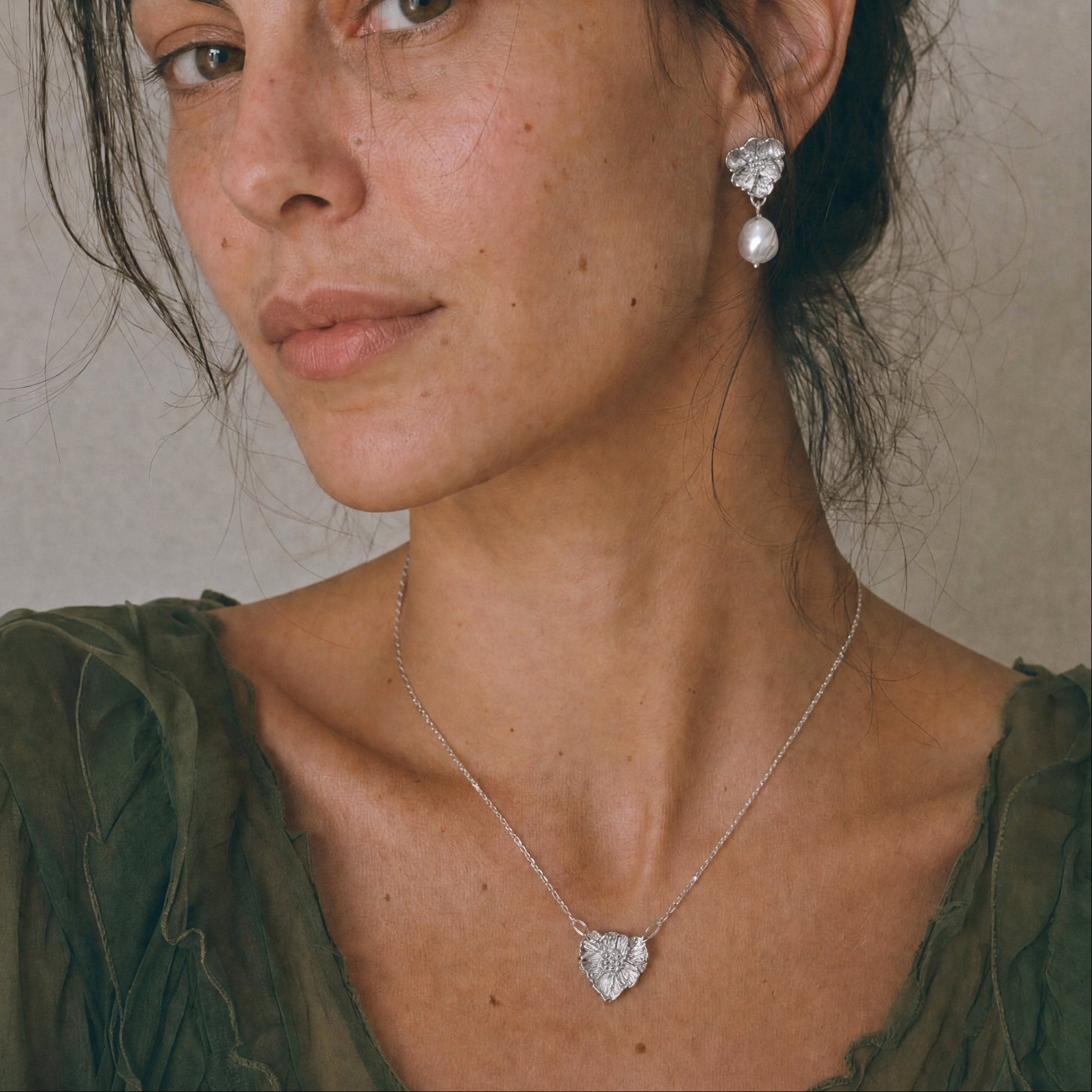 Anthemis Drop Necklace – Delicate Floral Pendant Necklace in Sterling Silver & Gold Vermeil (Copy)