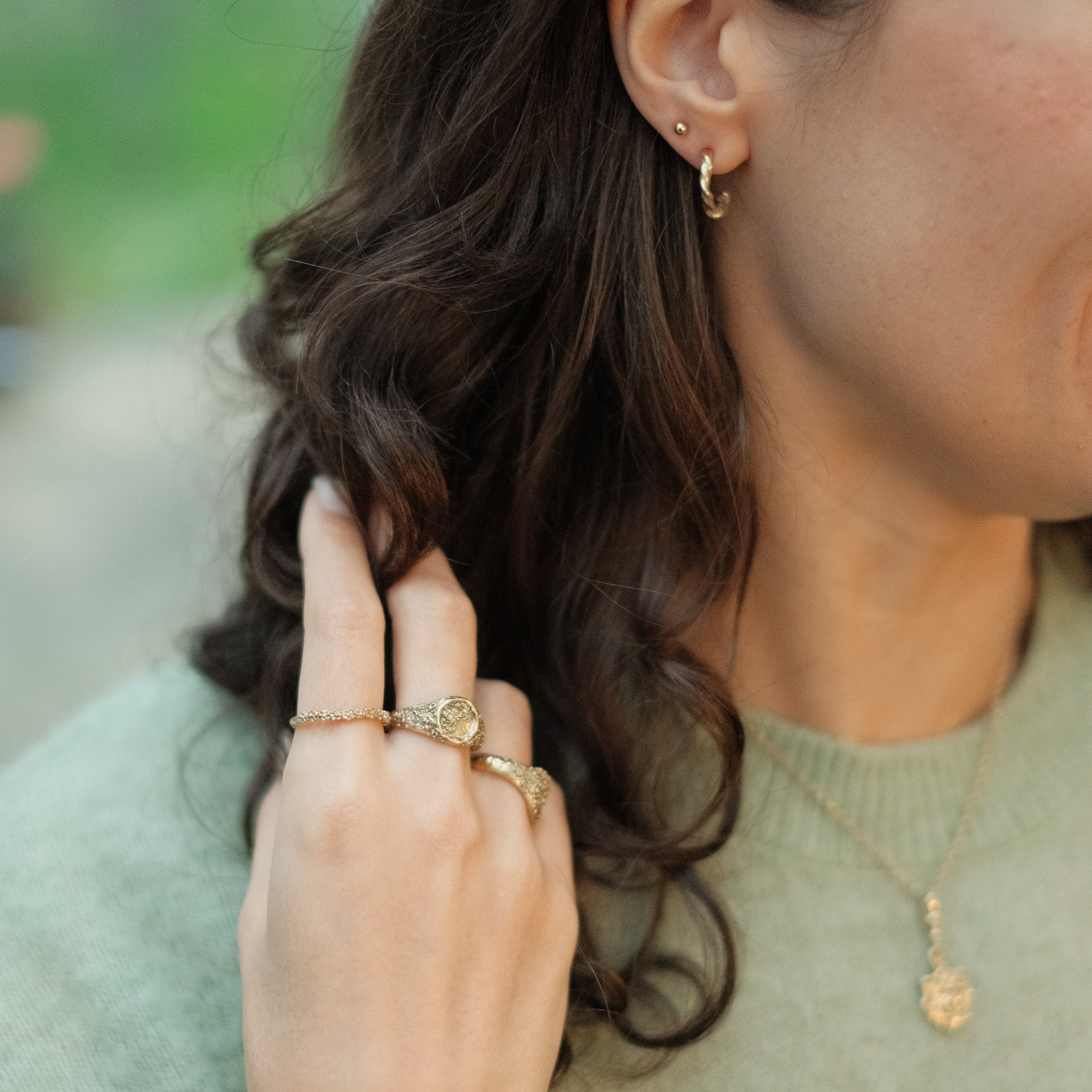 THE LYRIA BAND — Skinny Floral Stacking Band (9ct Gold)