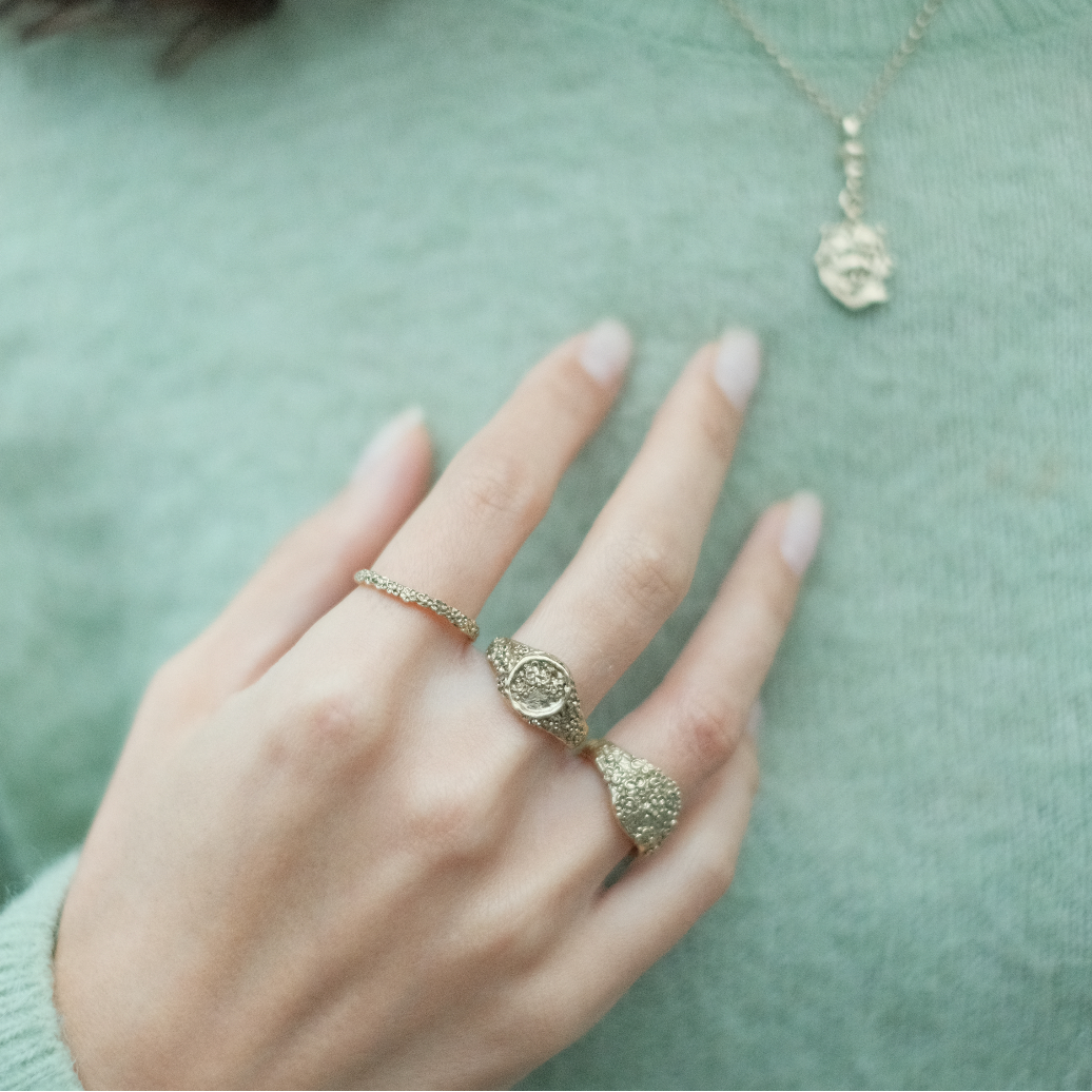 THE THALORA SIGNET — Floral Signet (9ct Gold)