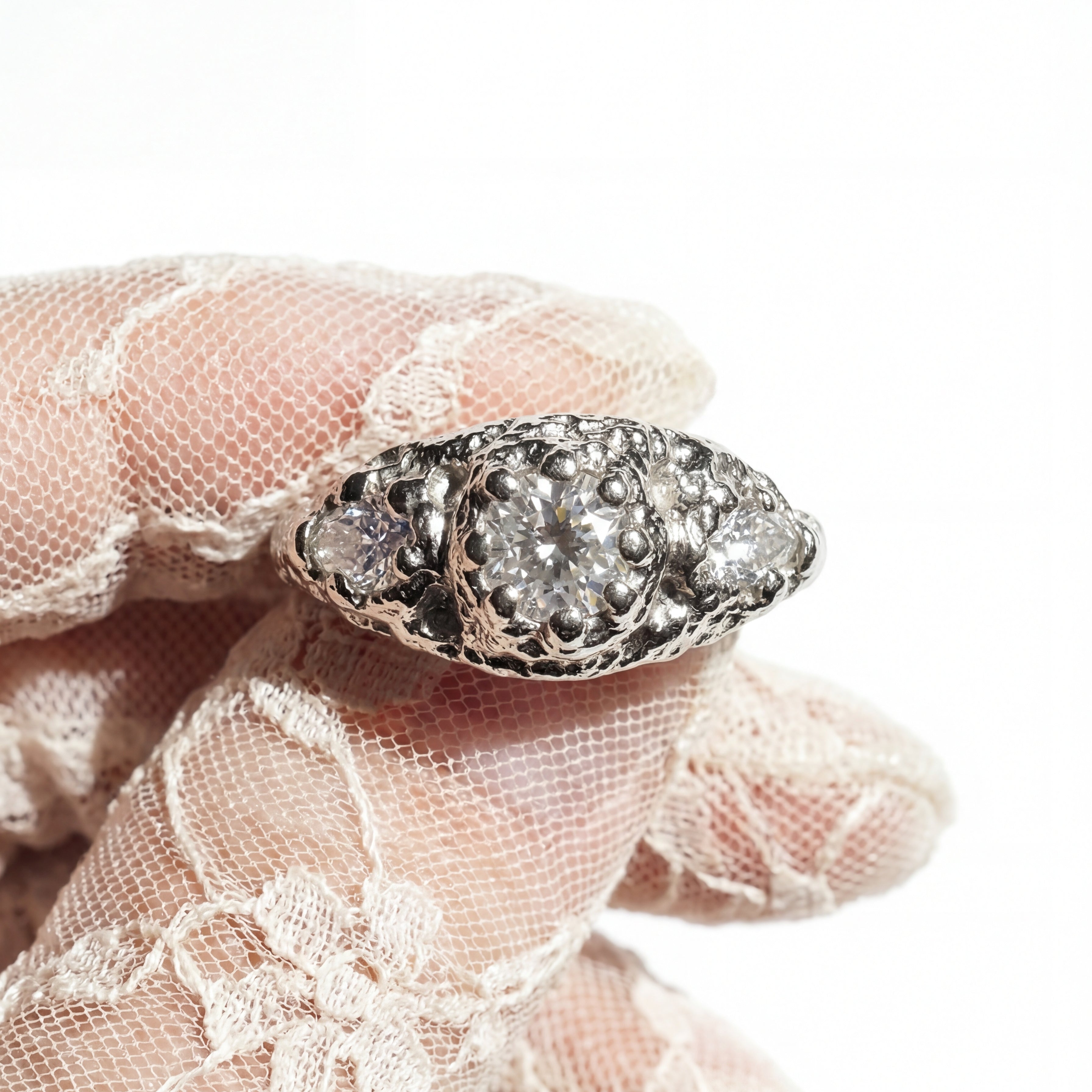 The Imperia Tria Ring - White Gold