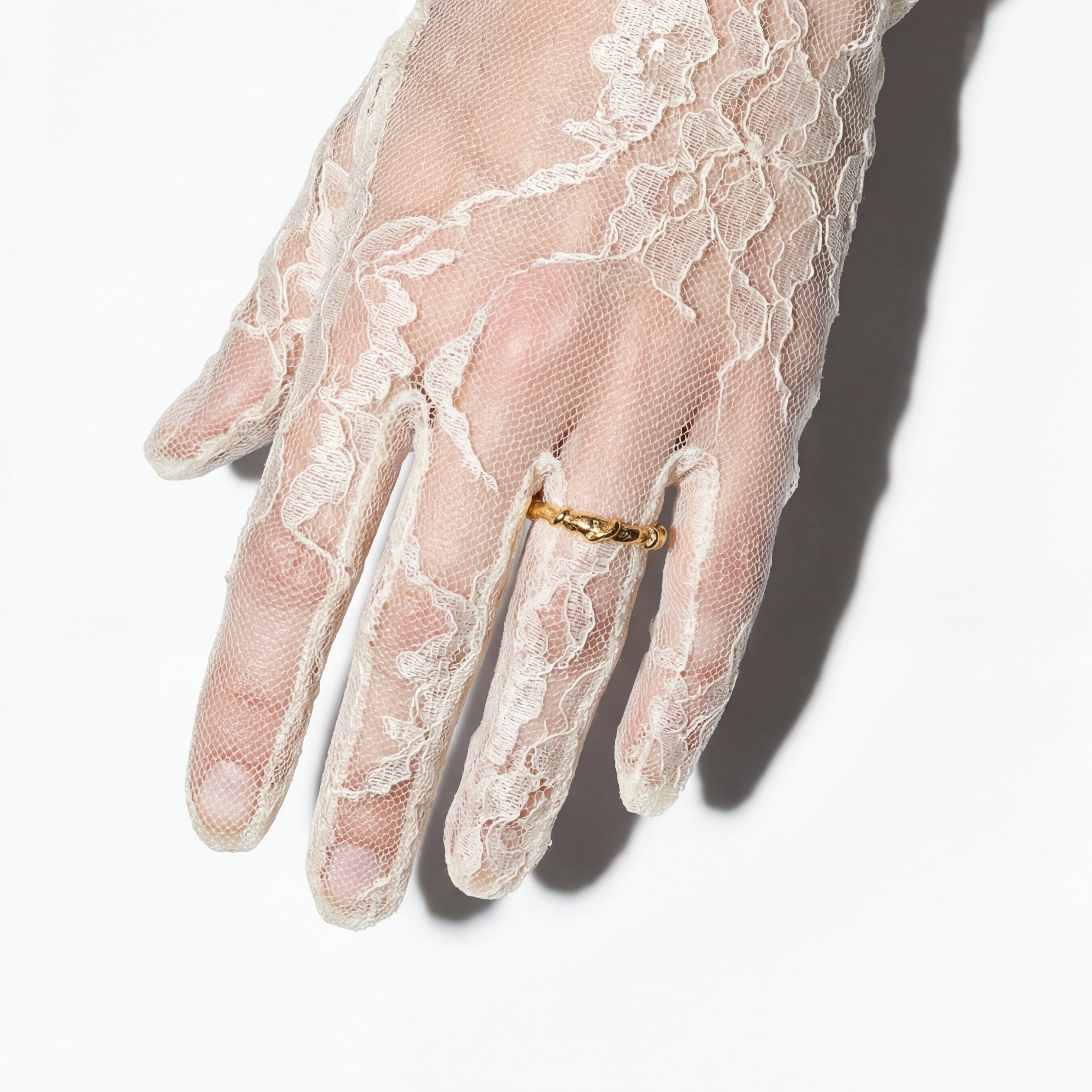 The Vinea Antica Ring - Yellow Gold