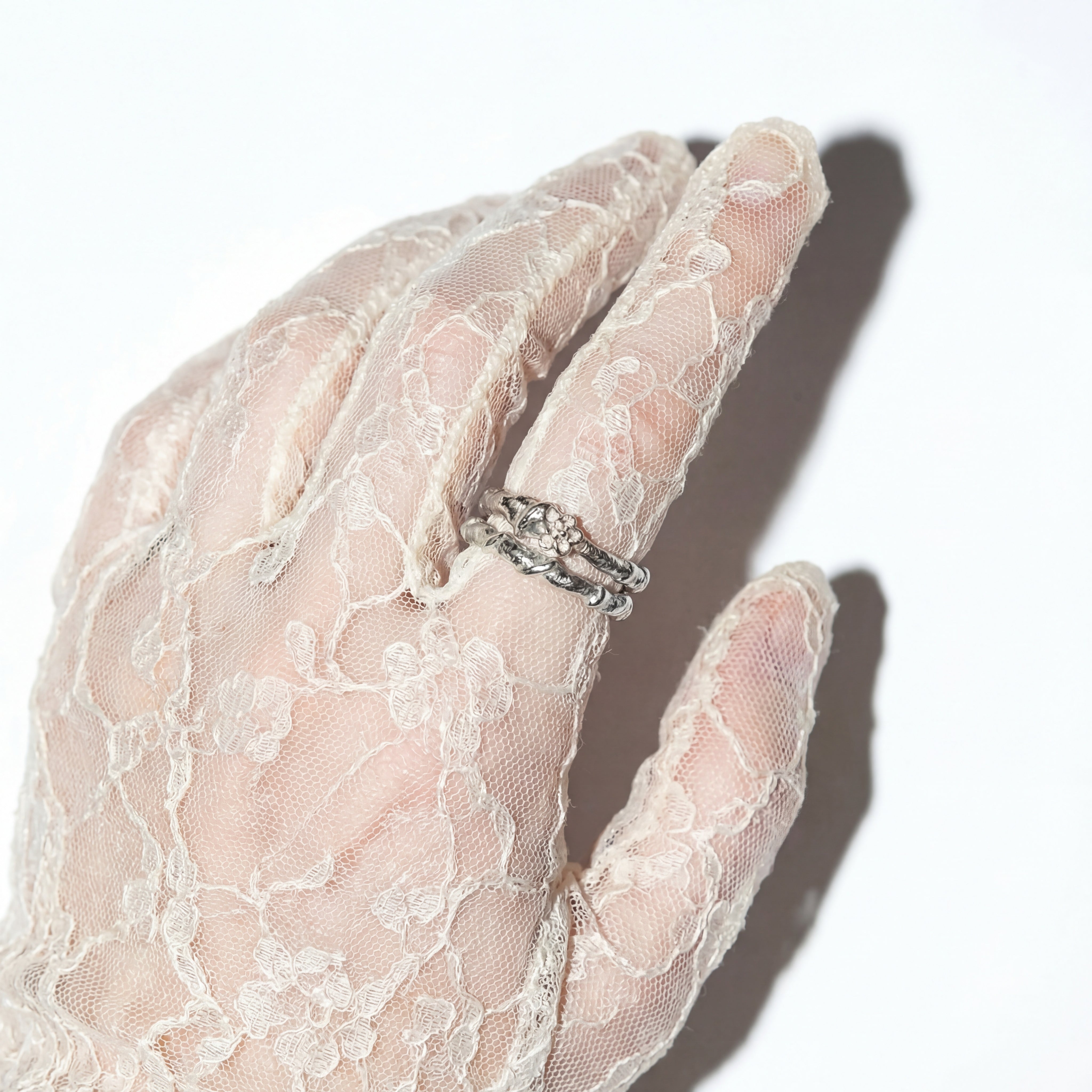 The Aurea Floria Ring - White Gold